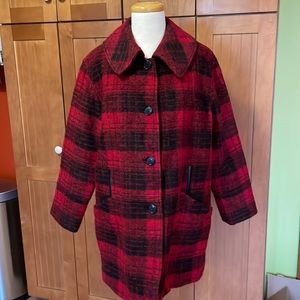 Red and black plaid Pendleton wool coat. Petite Large